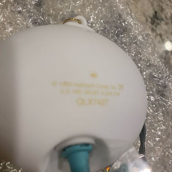 Hallmark 1999 Keepsake “Let It Snow!” Ornament Fine Porcelain Light Magic Series - Picture 8 of 12
